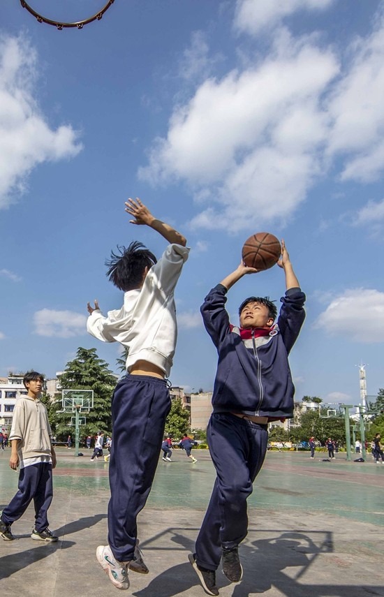 最后3分钟13-0！灰熊神奇逆转篮网 考沃德21分轰两记关键三分